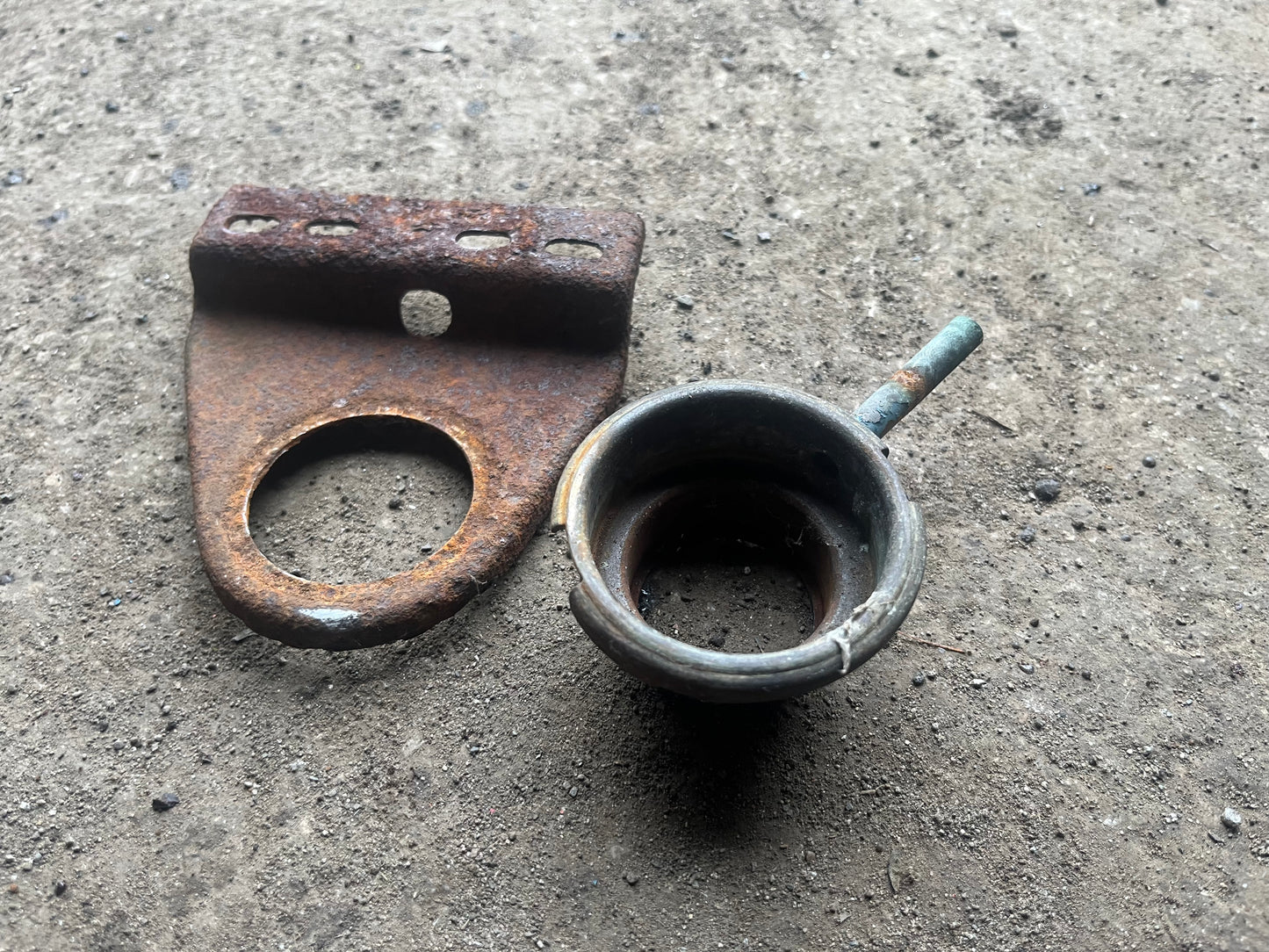 Filler neck & bracket