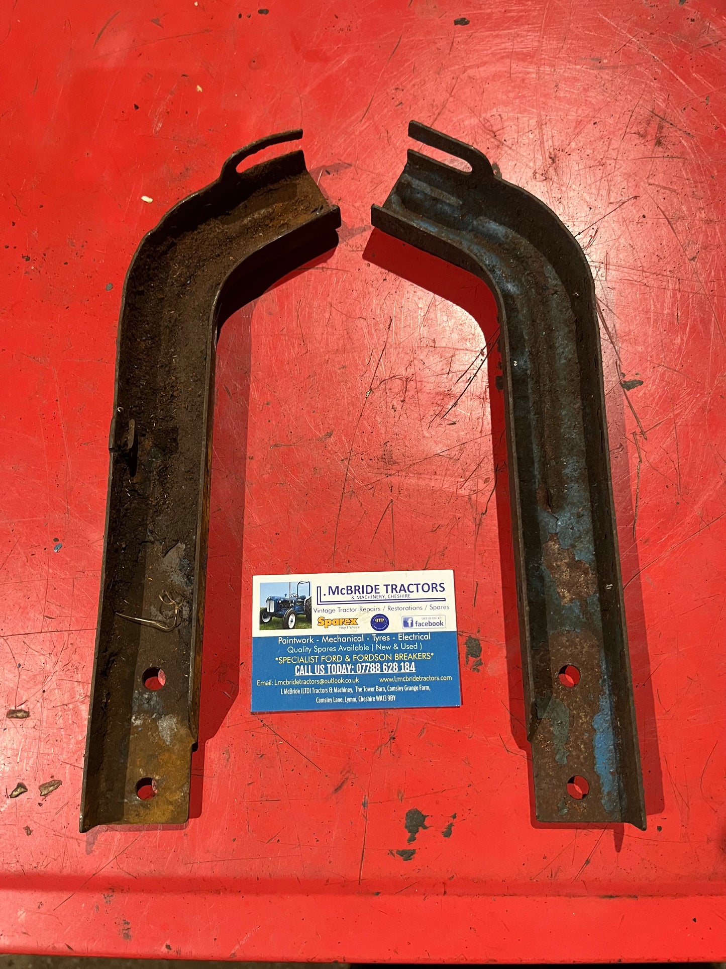 Nosecone brackets (pair)