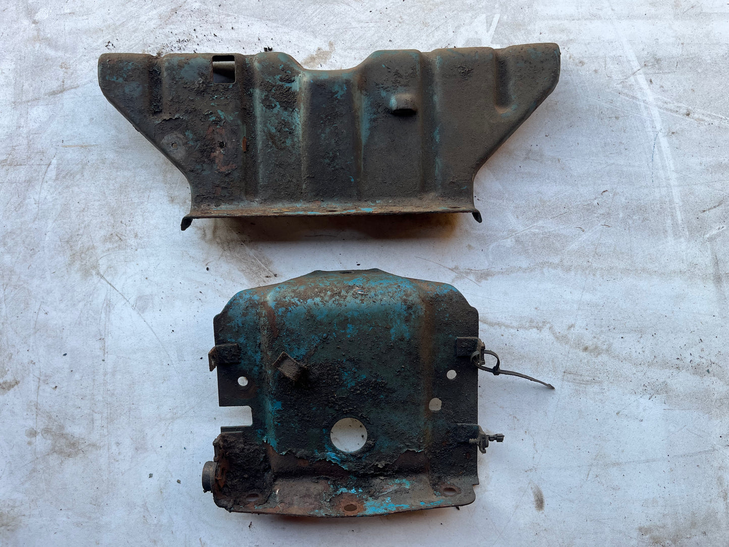 Diesel tank brackets