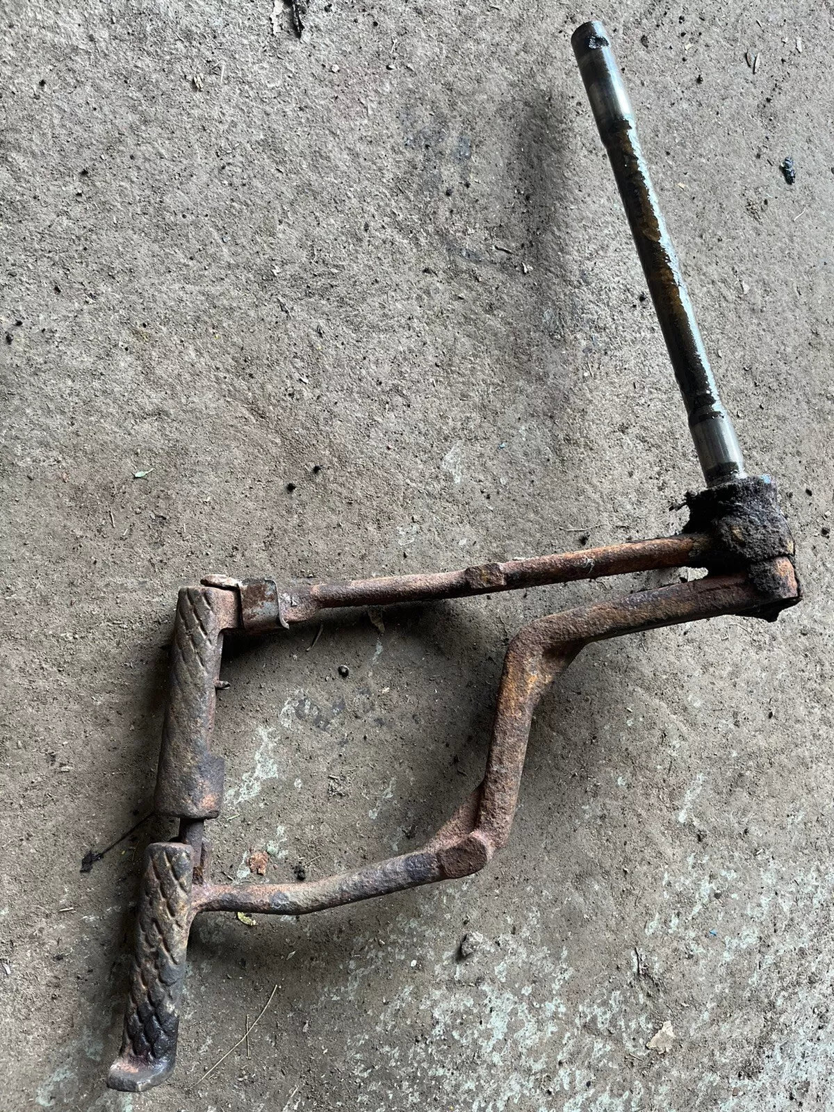 Fordson Dexta / Super Dexta Brake Pedals And Shaft