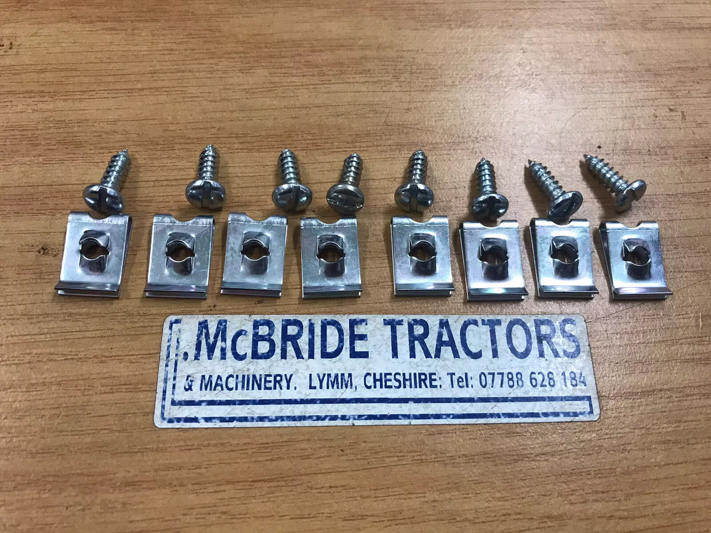 FORDSON DEXTA / SUPER DEXTA STEERING BOX COVER SCREW & TAB FASTENER SET