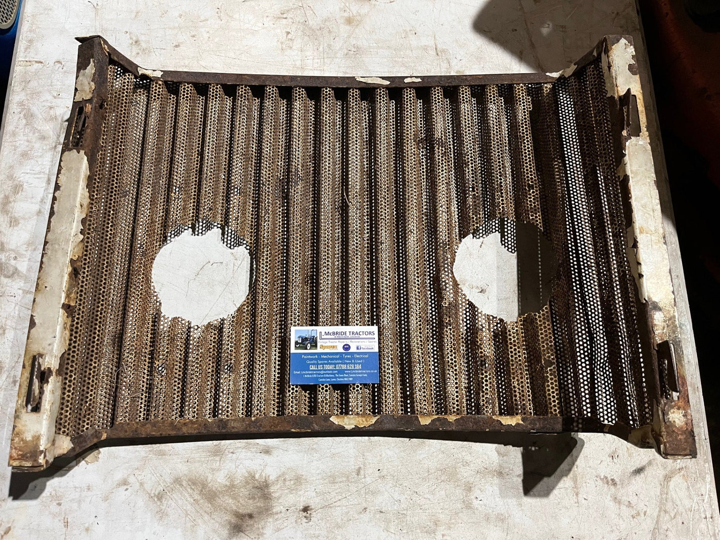 FORD 10 SERIES FRONT GRILLE