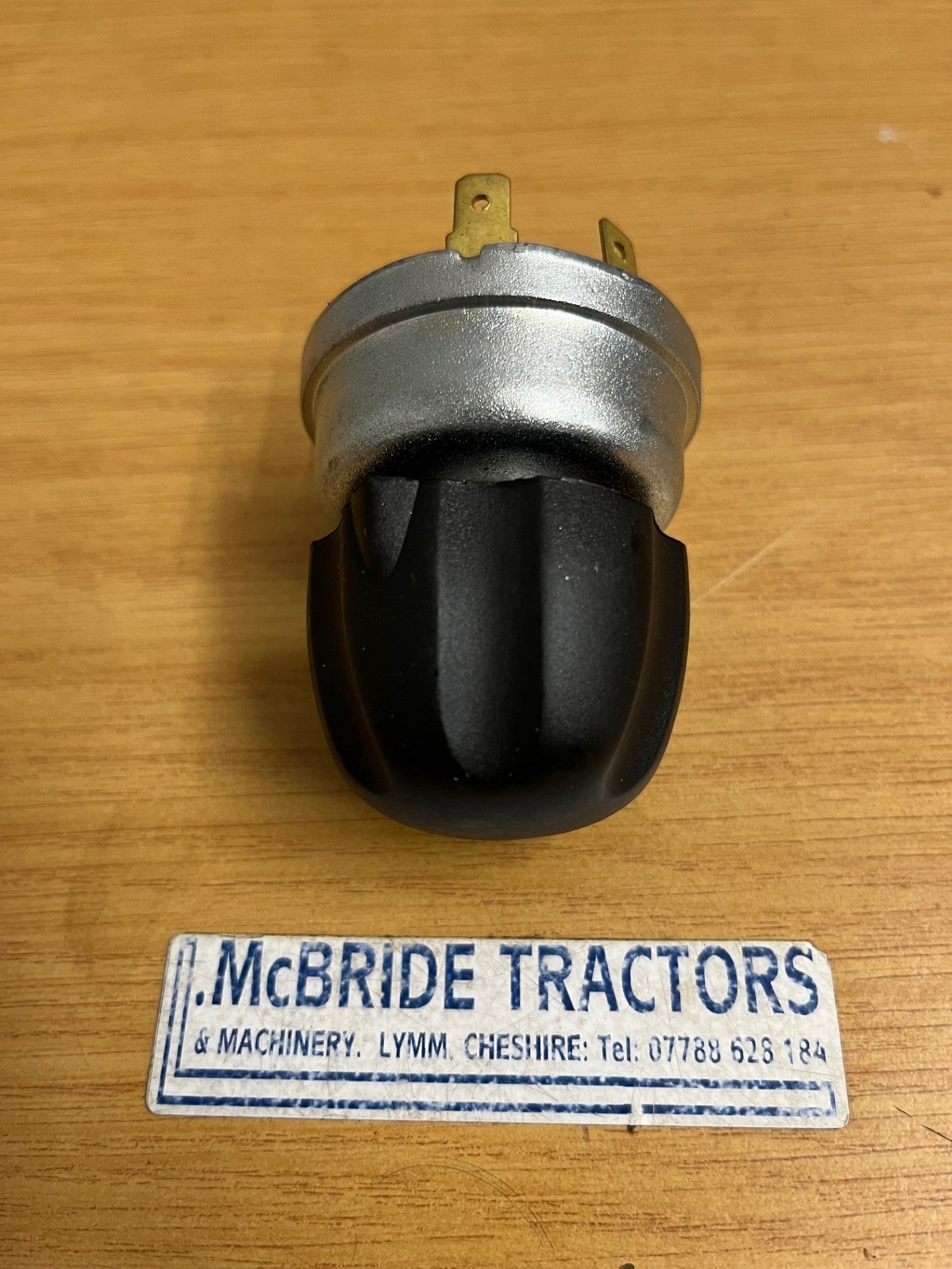 MASSEY FERGUSON LIGHT SWITCH