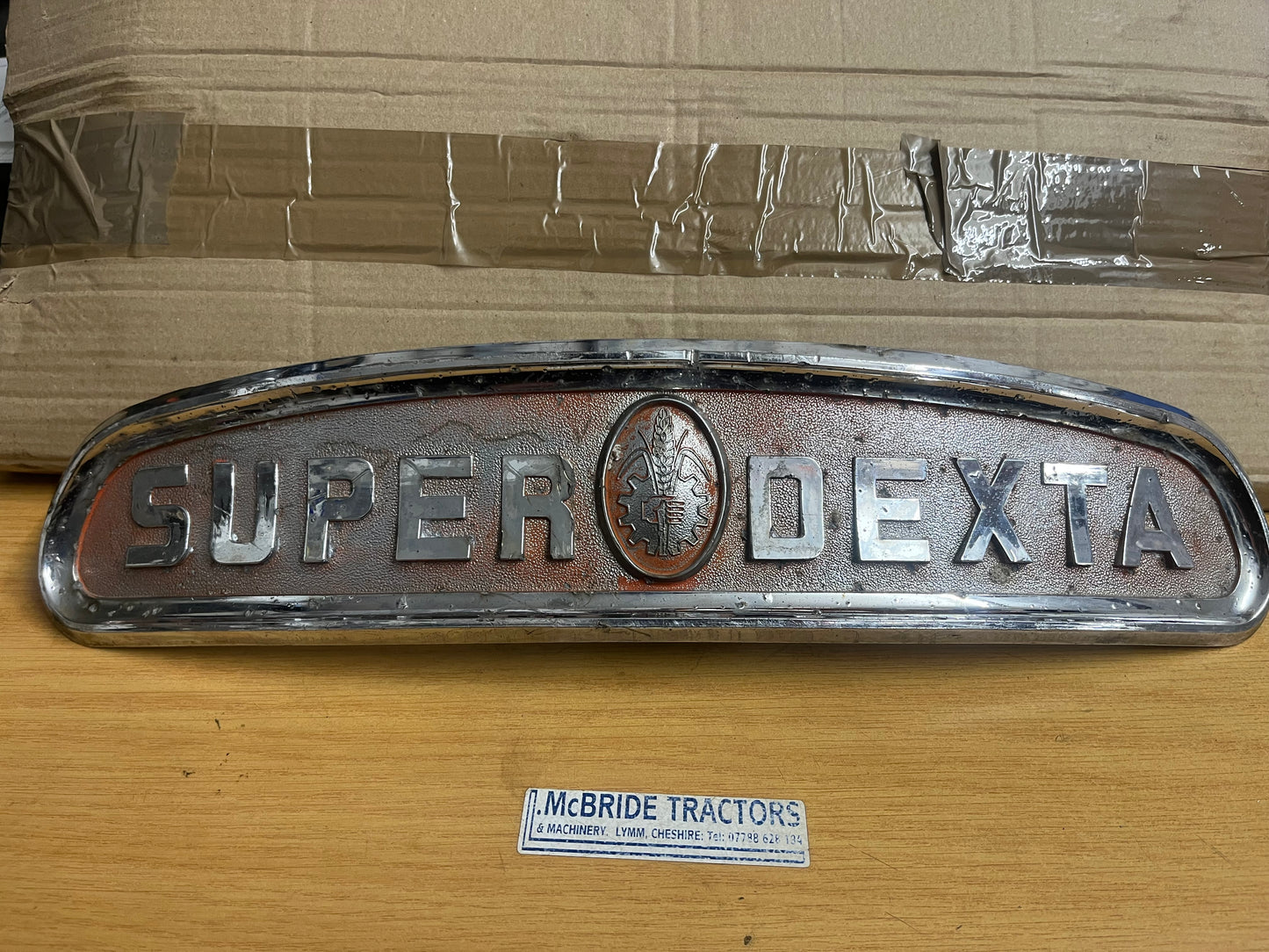 Super Dexta badge