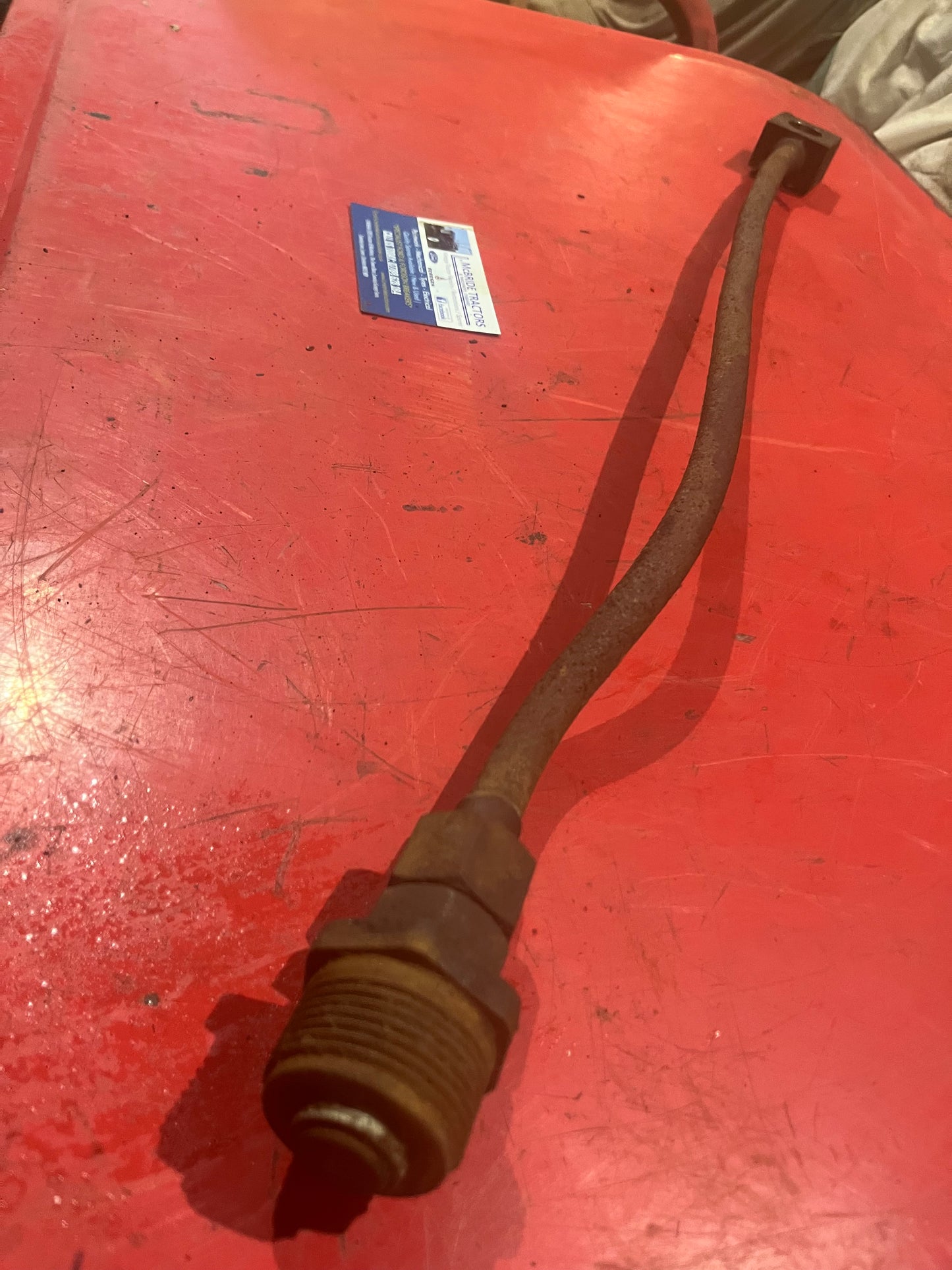 External service tipping pipe