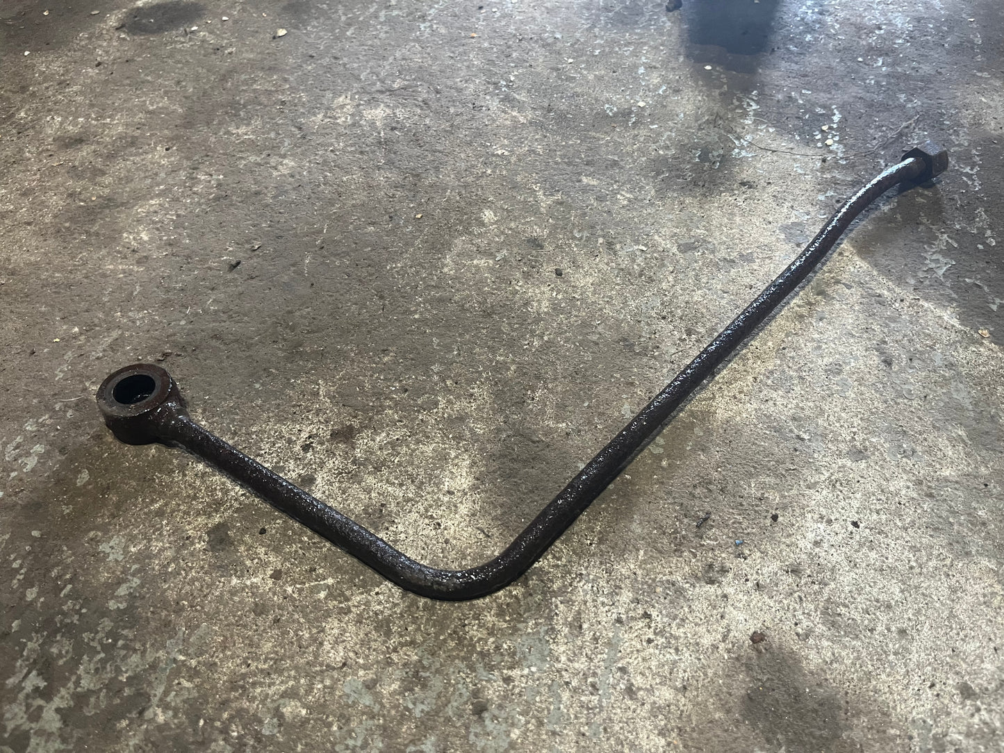 External service tipping pipe