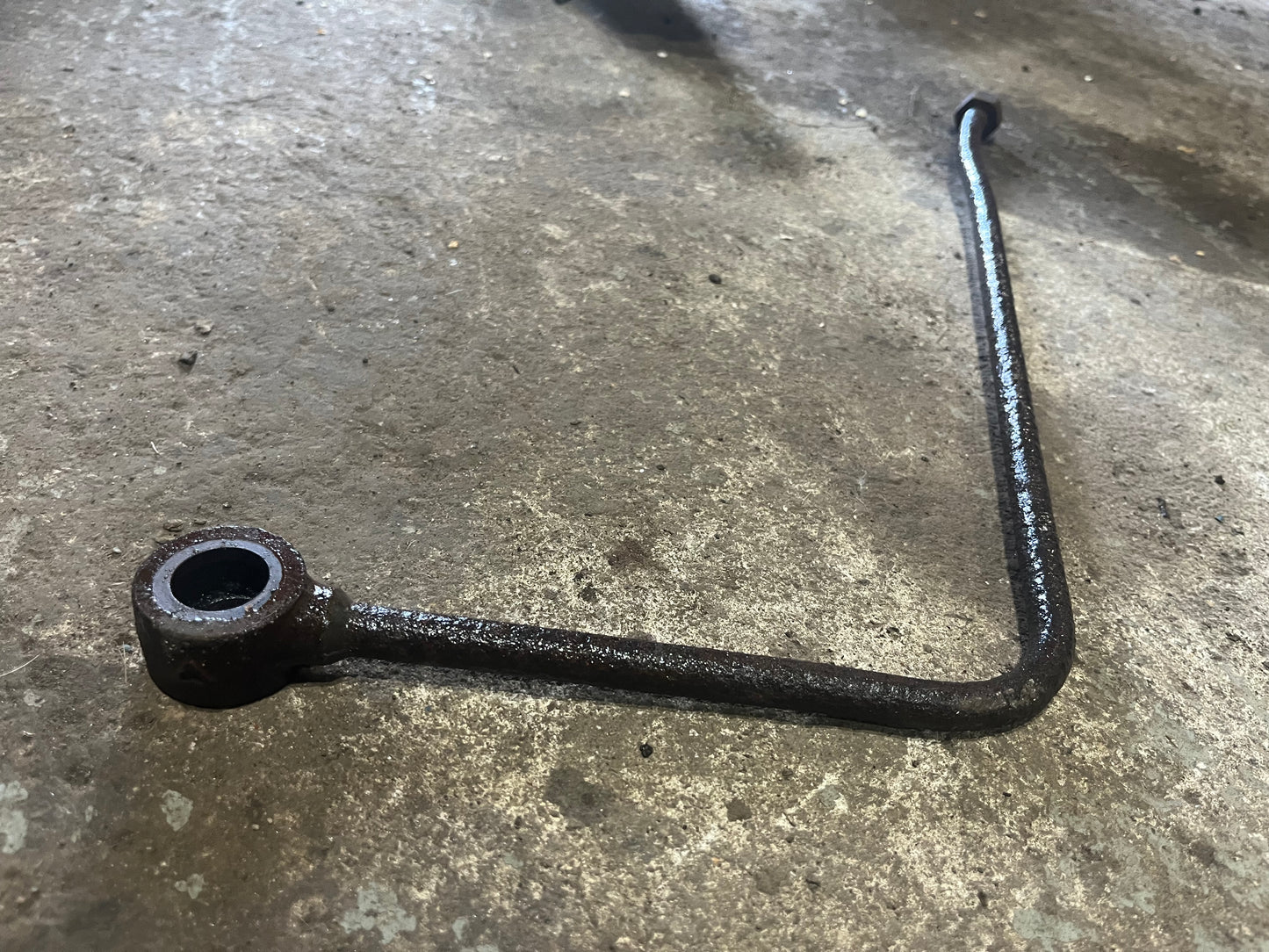 External service tipping pipe