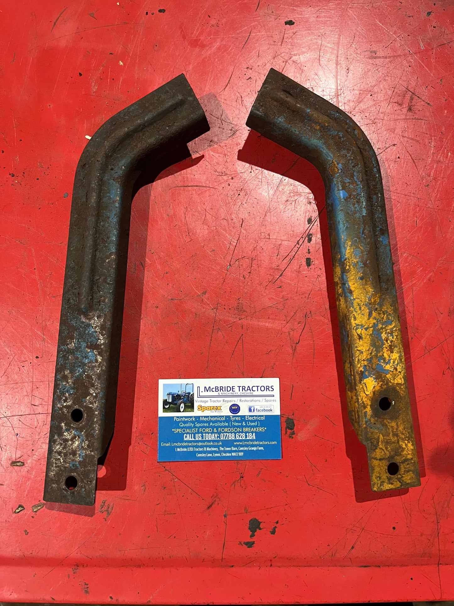 Nosecone brackets (pair)