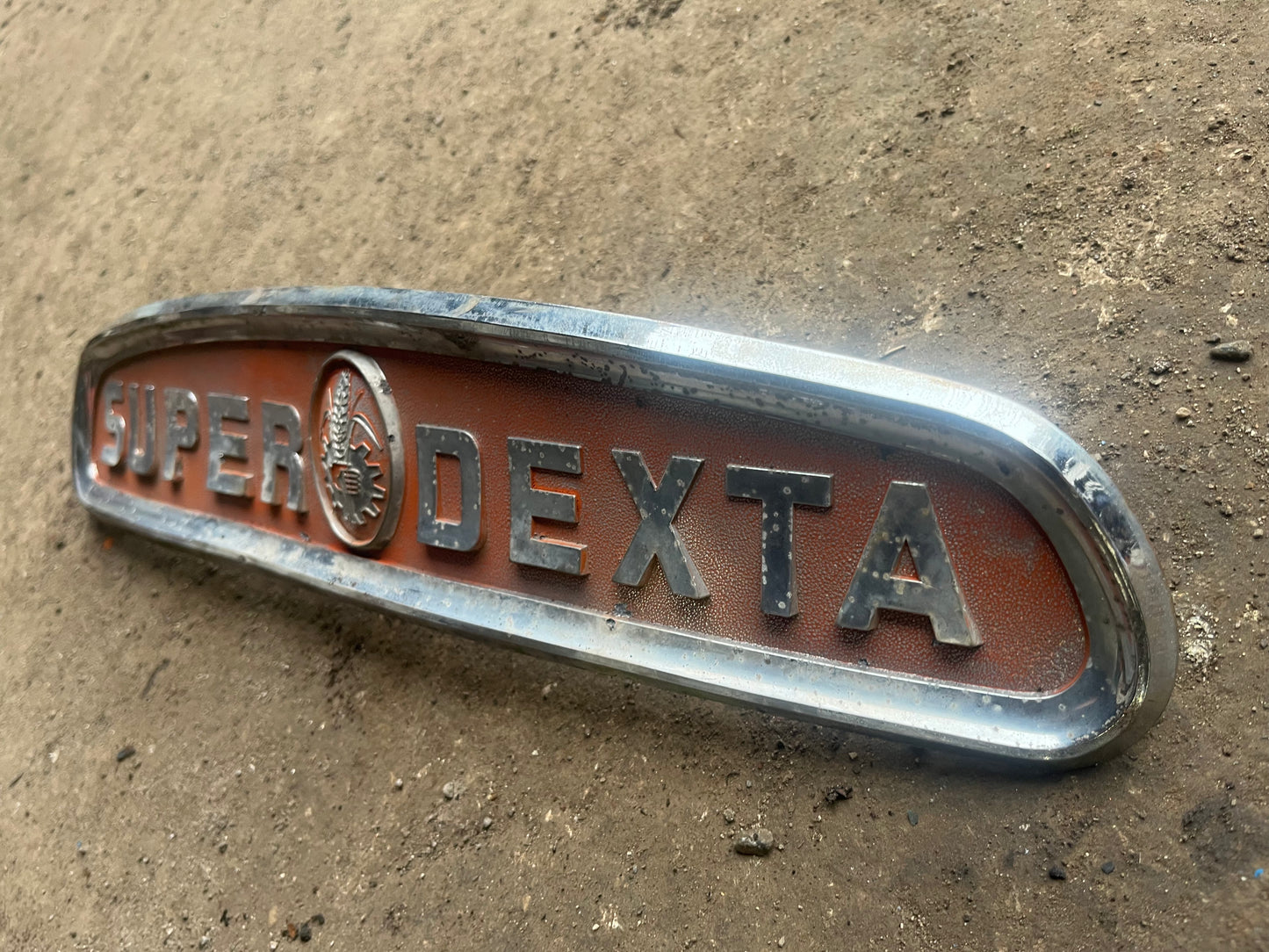 Super Dexta badge
