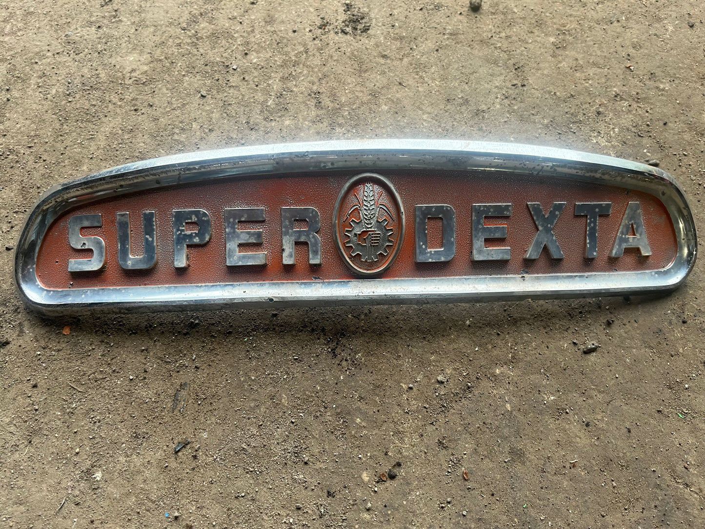 Super Dexta badge