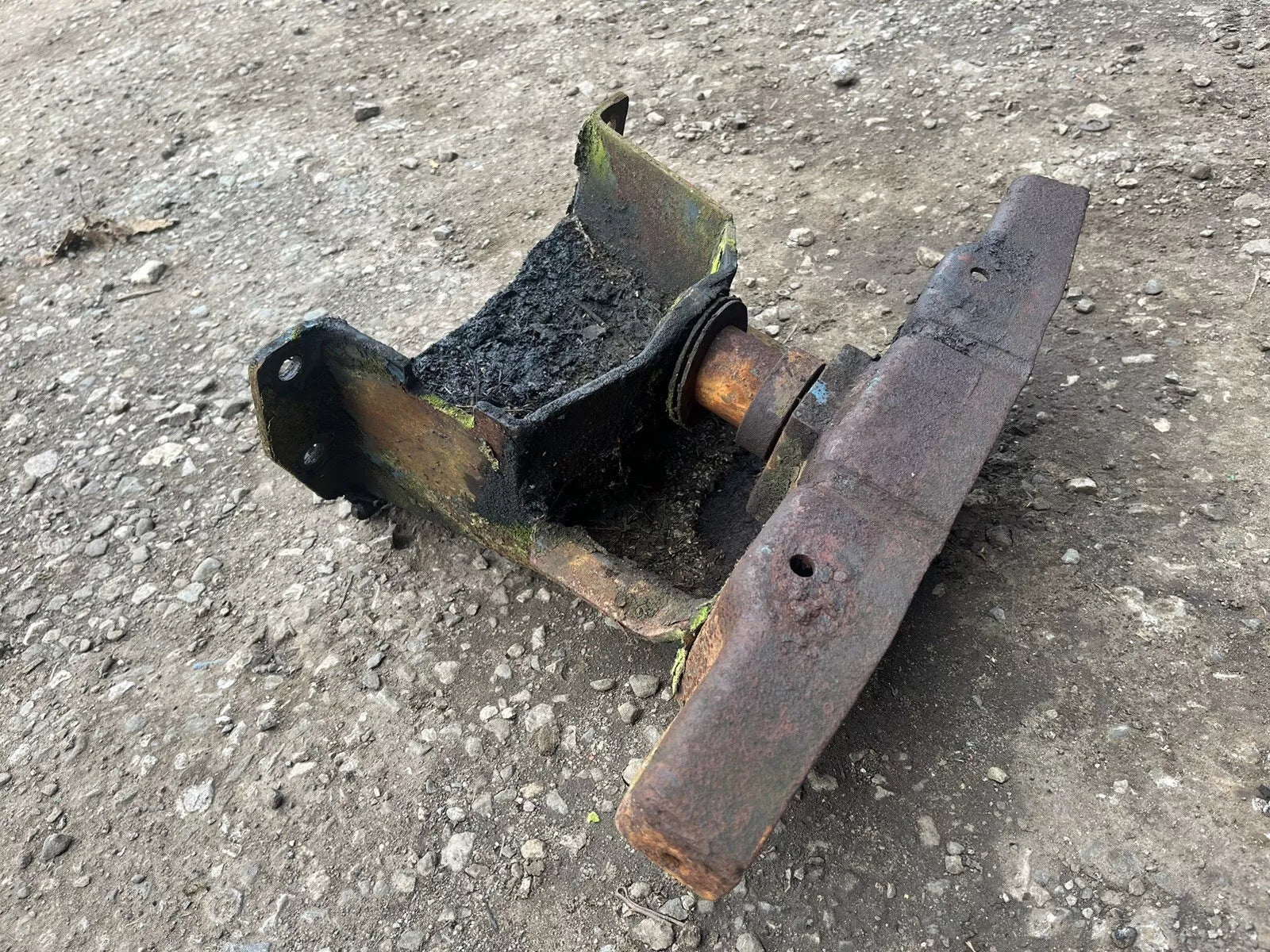 Fordson Dexta Front Axle Carrier – L McBride Tractors & Machinery