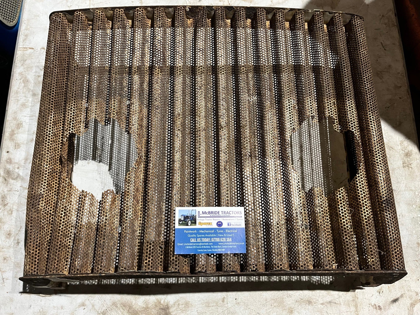 FORD 10 SERIES FRONT GRILLE