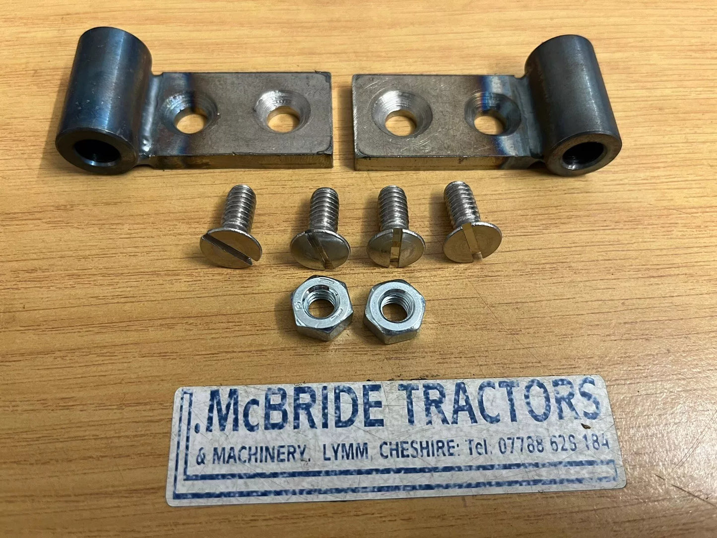 FORDSON MAJOR BONNET HINGE BRACKETS & FASTENER SET